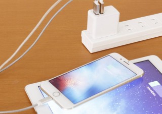 上海問屋、2ポート合計3.4Aで急速充電可能なUSB充電器を発売