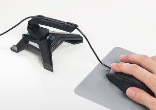 サンワダイレクト、有線マウスのケーブルをホールドできるUSBハブ付きの「マウスバンジー」を発売