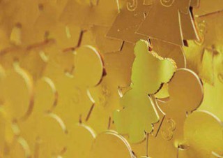 神戸別品博覧会の会場でGRAPHの北川一成氏の作品を展示する「GOLDサンタクロース展」が開催