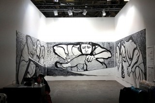 巨大な戦争絵画で注目を集める後藤靖香氏の個展「必死のパッチ」が京都精華大学で開催