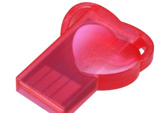 ピンクでハート型のmicroSDカード専用USBカードリーダ