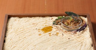 松下計氏や皆川明氏などジャンルが異なる5人のクリエイターによる「味覚」をテーマにした展覧会が開催