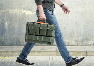 サンワサプライ、MA-1ジャケットと同じ生地の6ポケットパソコンケース発売