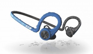 プラントロニクス、ネックバンド式の防水ワイヤレスヘッドセット「BackBeat FIT」を5色展開で発売