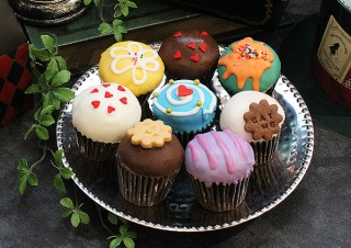 テーマパークのような空間演出の「水曜日のアリス」が関西初の期間限定ショップを梅田ロフトにオープン