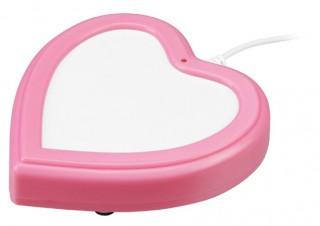 ドリンクの保温が可能なハート型USBカップウォーマー