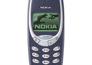 ノキアの伝説的アンブレイカブル携帯「3310」が復活、待ち受け55時間以上も魅力