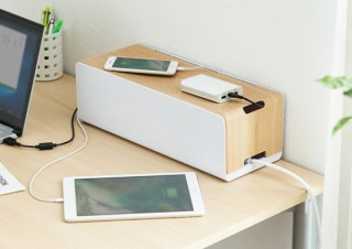 サンワ、電源タップを隠せる木目柄の大型ケーブルボックスを発売