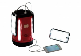コールマン、点灯しながらスマホを充電可能なLEDランタンを発売