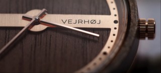 デンマークの木製腕時計ヴェアホイ、クラウドファンディングで40％オフの先行発売
