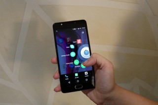 パナソニック インド、AIと新UIを活用してシンプルなスマホ操作を実現するソフトを開発
