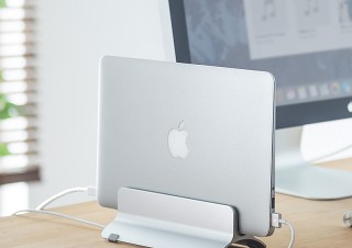 サンワ、MacBookのクラムシェルモードを美しく立てる「アルミ製スタンド」発売