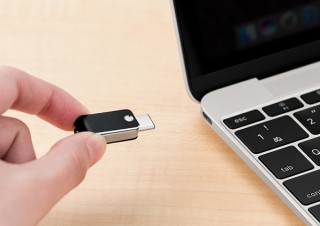 サンワ、USB Type-CとUSB Aコネクタ両対応のUSBメモリを発売