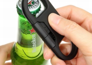 栓抜き付きのmicroUSBケーブル発売、スマホ充電やキーホルダーなど3in1のマルチっぷり