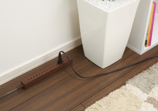 ヤザワ、インテリアに馴染むウッドタイプの差し込みフリータップを発売