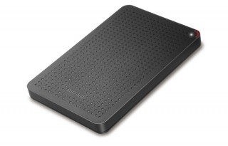 バッファロー、胸ポケットに収まるコンパクトなポータブルSSDを発売