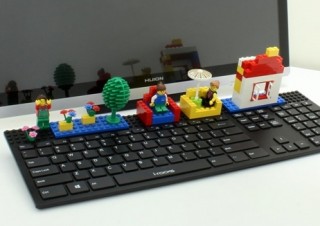 上海問屋、キーボード上部にレゴなどのおもちゃを接続できる「遊べるUSBキーボード」