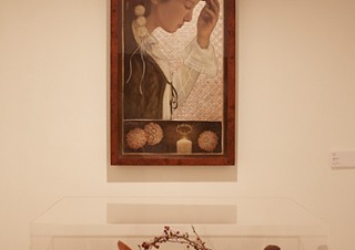 “母の日×アート”をテーマに京急百貨店の店内7カ所に作品を展示する「made in Koganecho」