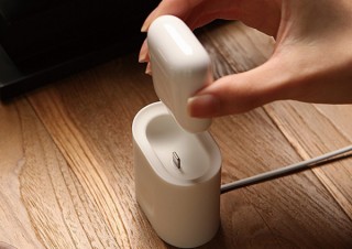 elago、AirPodsチャージャー専用の充電スタンド「CHARGING STATION」を発売