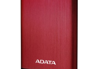 ADATA、2つのUSBポートを備えたモバイルバッテリー「X7000 Power Bank」を発売