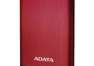 ADATA、2つのUSBポートを備えたモバイルバッテリー「X7000 Power Bank」を発売
