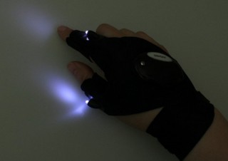 上海問屋、指にLEDライトを装着した「LED付 フィンガーグローブ」発売