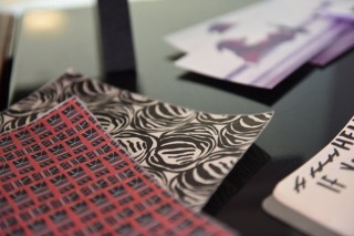 アフリカデザイン会社のMaki & Mphoがテキスタイルデザイン展「HAMBA」を開催