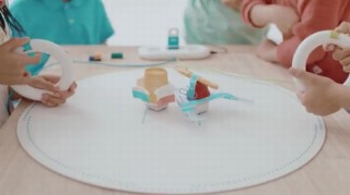 ソニー、シンプルなロボットおもちゃで子どもの創意工夫を引き出す「toio」発表