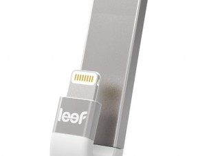 アーキサイト、J字型デザインのiPhone用Lightning/USBメモリの新色を発売