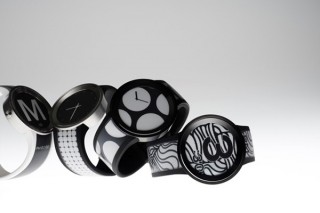 ソニー、電子ペーパー搭載で柄を簡単に変えられる時計「FES Watch U」を発売