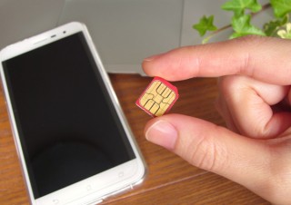 いま格安スマホを使っているのは「年収が高い人」と「情報感度が高い人」
