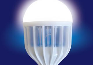 イーバランス、電撃殺虫灯の内蔵により蚊などの虫を駆除できるLED電球「スーパームシキラー」