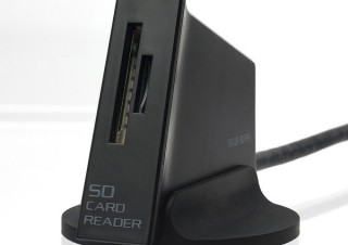 サンワ、スタンド付きでメディアを出し入れしやすいType-C対応のSDカードリーダーを発売