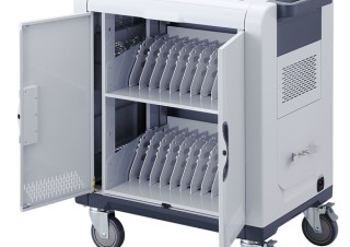 サンワサプライ、ノートPCやタブレットなどを24台保管・充電できる「キャスター付き保管庫」発売
