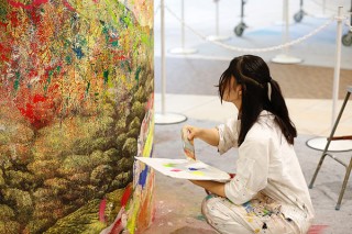 美大生たちが公共地下歩道の風景を変えていく様子を生で見られる「Pillar Art コンペティション」