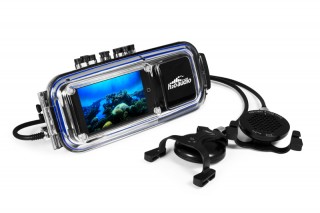 90mの水面下でもiPodが聴けるコントロールユニット