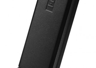 薄さわずか7.6mmのUSBメモリ