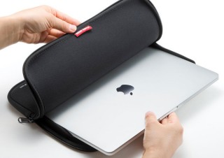 サンワ、MacBook ProやMacBook Air用にウェットスーツ素材を用いたインナーケースを発売