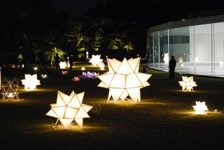 手作りの灯りのオブジェ150個で城下町の秋の夜が幻想的に演出される「金澤月見光路2017」
