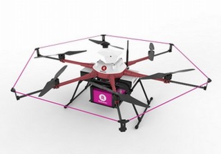 楽天とローソン、ドローンで「からあげクン」などを移動販売車まで運ぶ試み