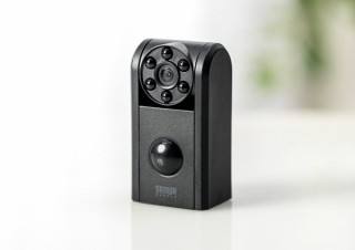 サンワサプライ、人感センサーを内蔵したUSB充電式の小型防犯カメラを発売