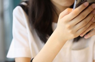 Microsoft、女子高生AI「りんな」が話す最新の若者言葉を予測変換に加える