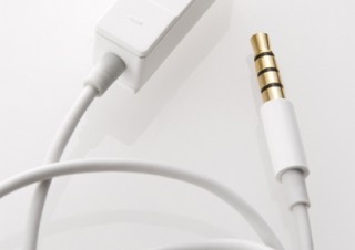 iPod用3ボタンリモートコントローラーを発売