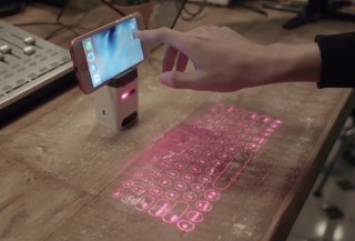 レーザーでキーボードを投影して机でタイピングやピアノ演奏が楽しめる「Serafim Keybo」