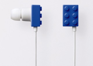 組立てブロッグのようなカナルタイプのヘッドホン