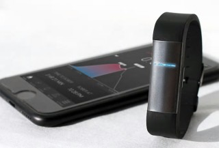 ヴェルテより、血中アルコール濃度をリアルタイムで測定できるウェアラブルデバイス「PROOF」発売