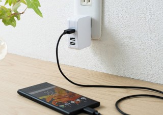サンワサプライ、QC3.0に対応したコンパクトな3ポートUSB充電器を発売