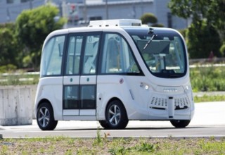 東京23区内で初めて自動運転車が公道を走る、ソフトバンクがシャトルバスの試乗会を実施
