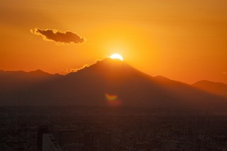 ダイヤモンド富士などサンシャイン60展望台からの写真を募る「海抜251mのフォトコンテスト」