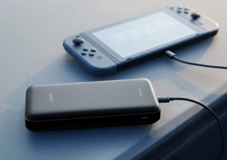 AUKEY、容量20000mAhのUSB Type-C用モバイルバッテリーを発売